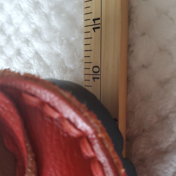 Tuo Rui Red leather ballet flat shoes with rosette,flexible lug sole, Sz.9 - Picture 13 of 16